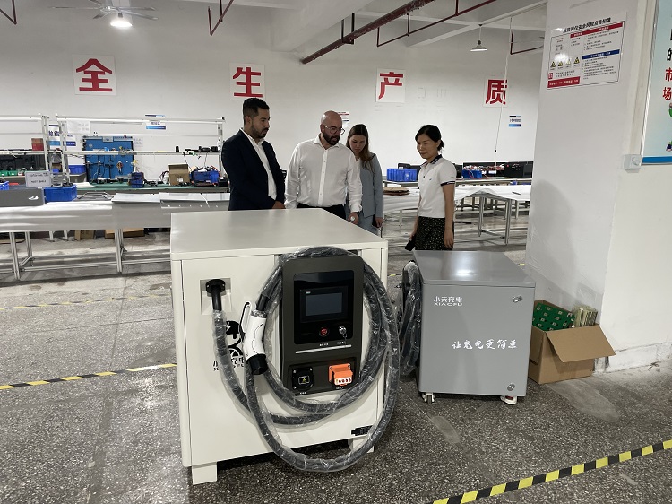 墨西哥客户到访小夫充电工厂-实拍