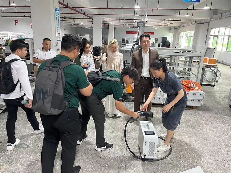 泰国客户到访小夫充电工厂-实拍